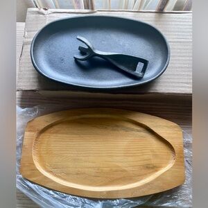 Cast Iron Plate with gripper and wooden board (3piece Set)